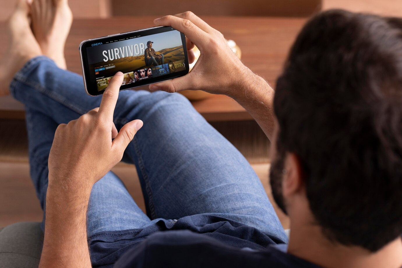 8 aplicativos para assistir TV no celular